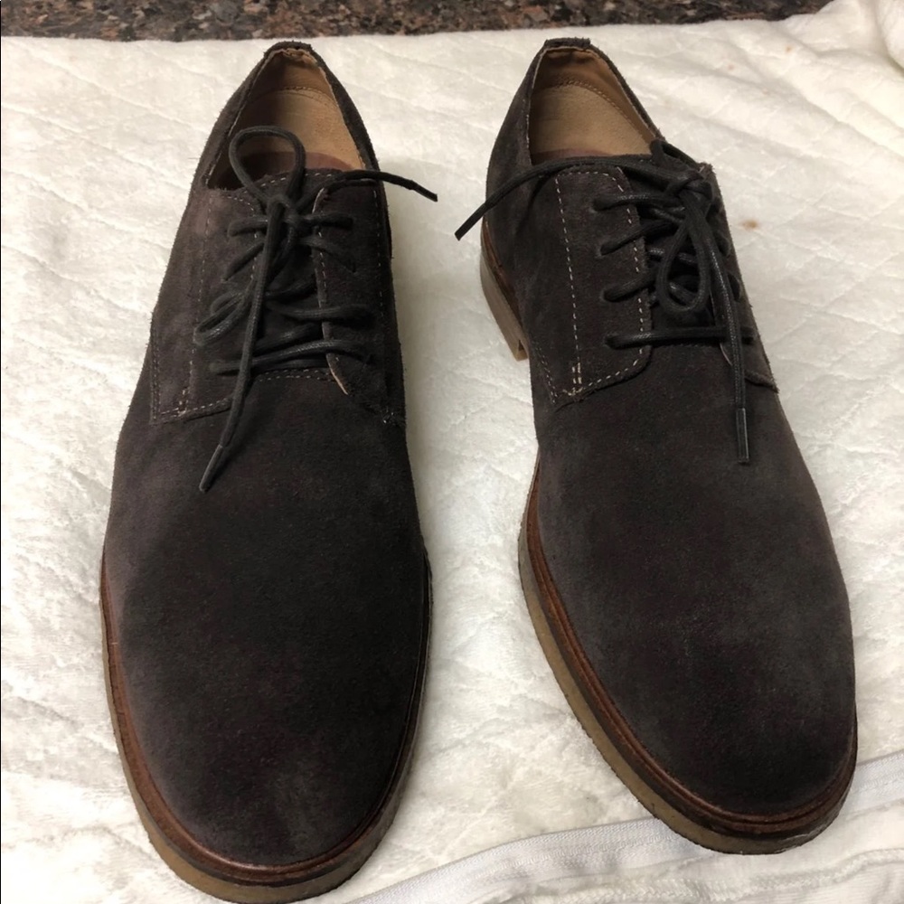 Clark’s Leather/ Suede Oxfords